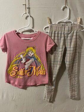 Sailor Moon Girls Pink Graphic Pajama Set with Plaid Lounge Pants